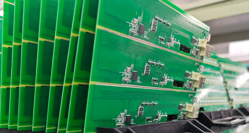 လျင်မြန်စွာတုန့်ပြန်မှု - PCBA စက်ရုံများသည်အရေးတကြီးအမှာစာများပေးပို့ခြင်းသံသရာကိုမည်သို့တိုစေနိုင်သနည်း။