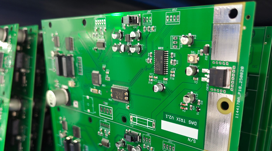 PCBA စက်ရုံများသည်အဆင့်မြင့် SMT လုပ်ငန်းစဉ်များမှတဆင့်သူတို့၏ထုတ်ကုန်ပြိုင်ဆိုင်မှုကိုမည်သို့တိုးတက်စေနိုင်သနည်း။